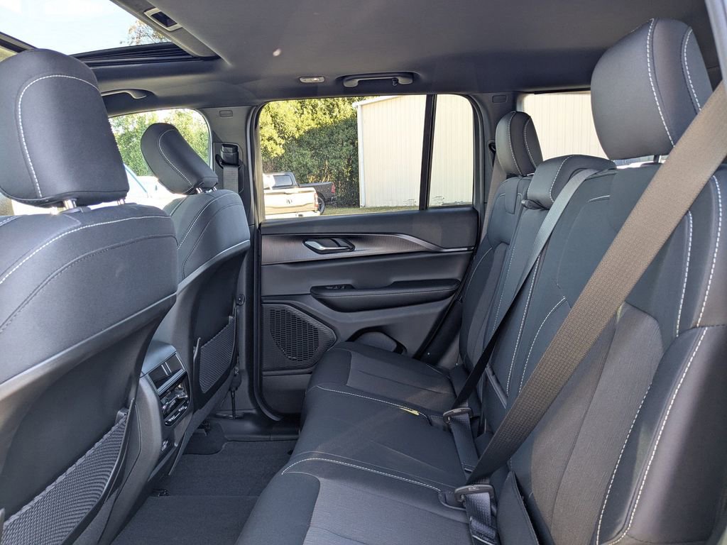 New 2025 Jeep Grand Cherokee Laredo X w/ Trailer Tow Package image 11