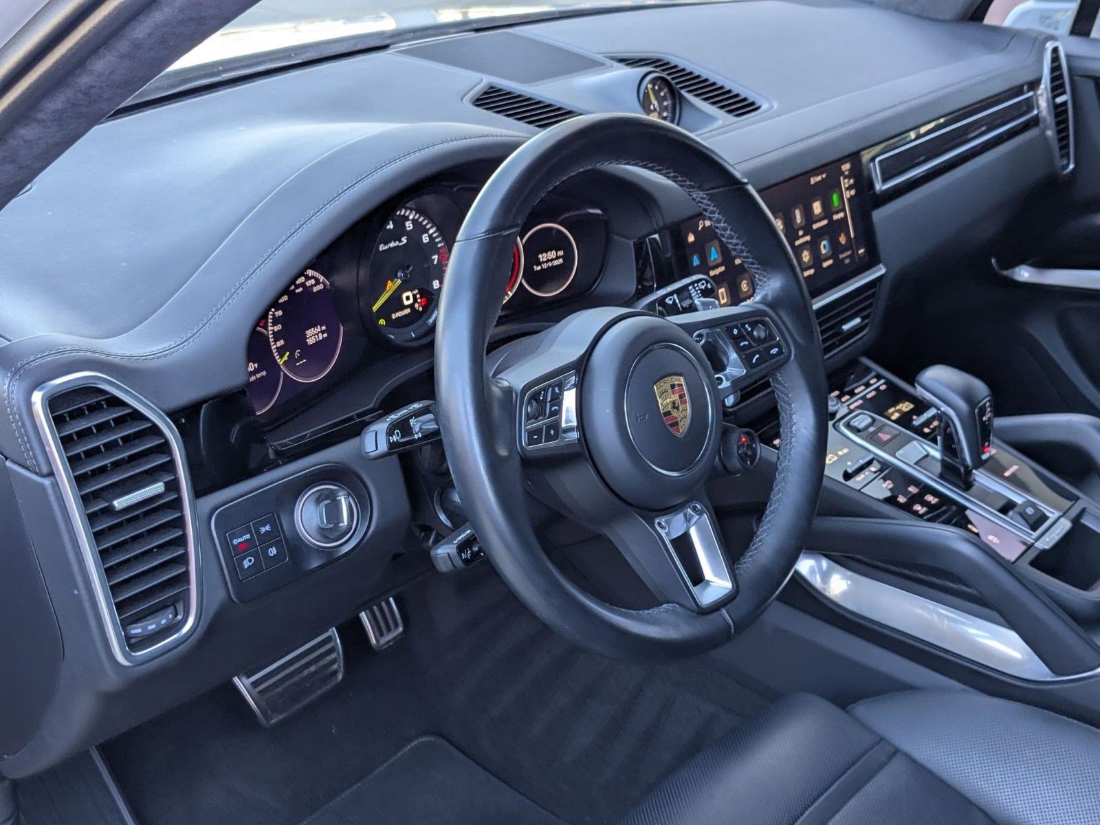 Used 2022 Porsche Cayenne Turbo S image 4