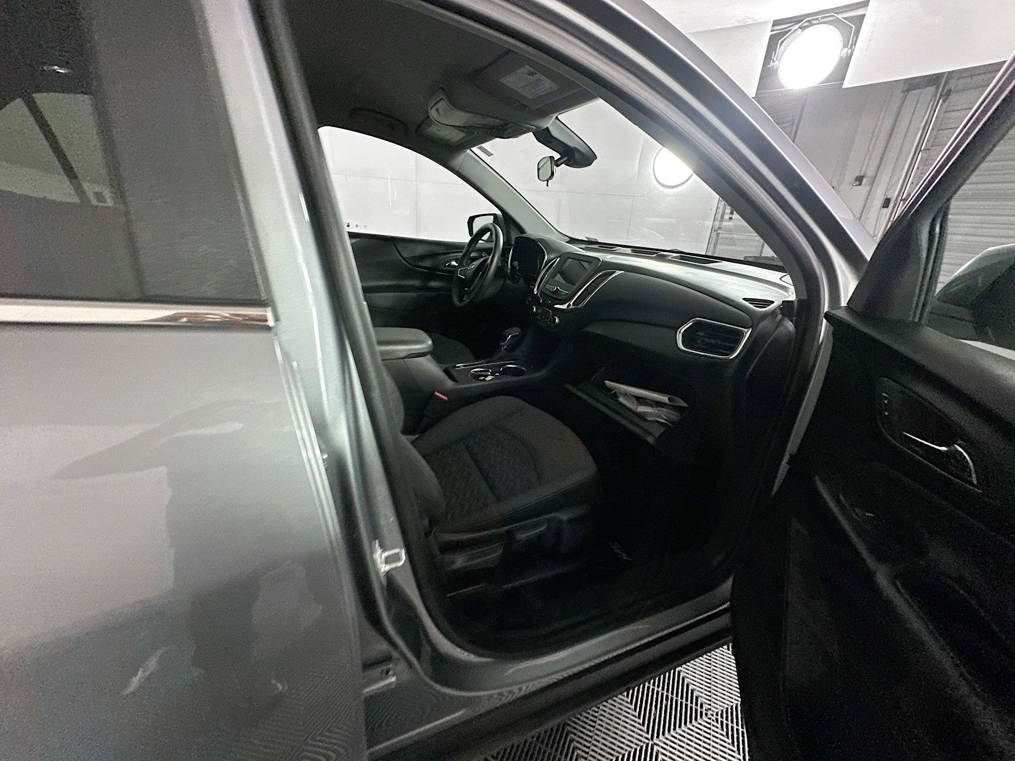 Used 2023 Chevrolet Equinox LT FWD image 31