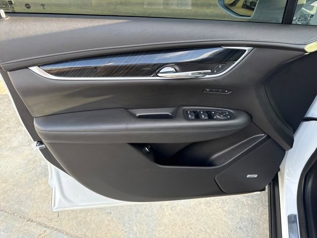 Used 2020 Cadillac XT6 Premium Luxury image 11