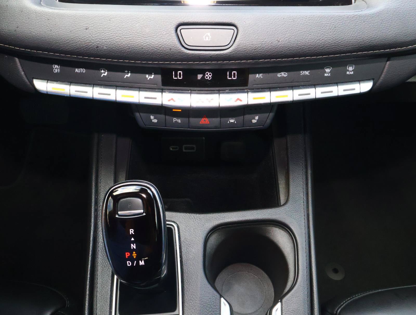 Used 2023 Cadillac XT4 Luxury w/ Cold Weather Package FWD image 30