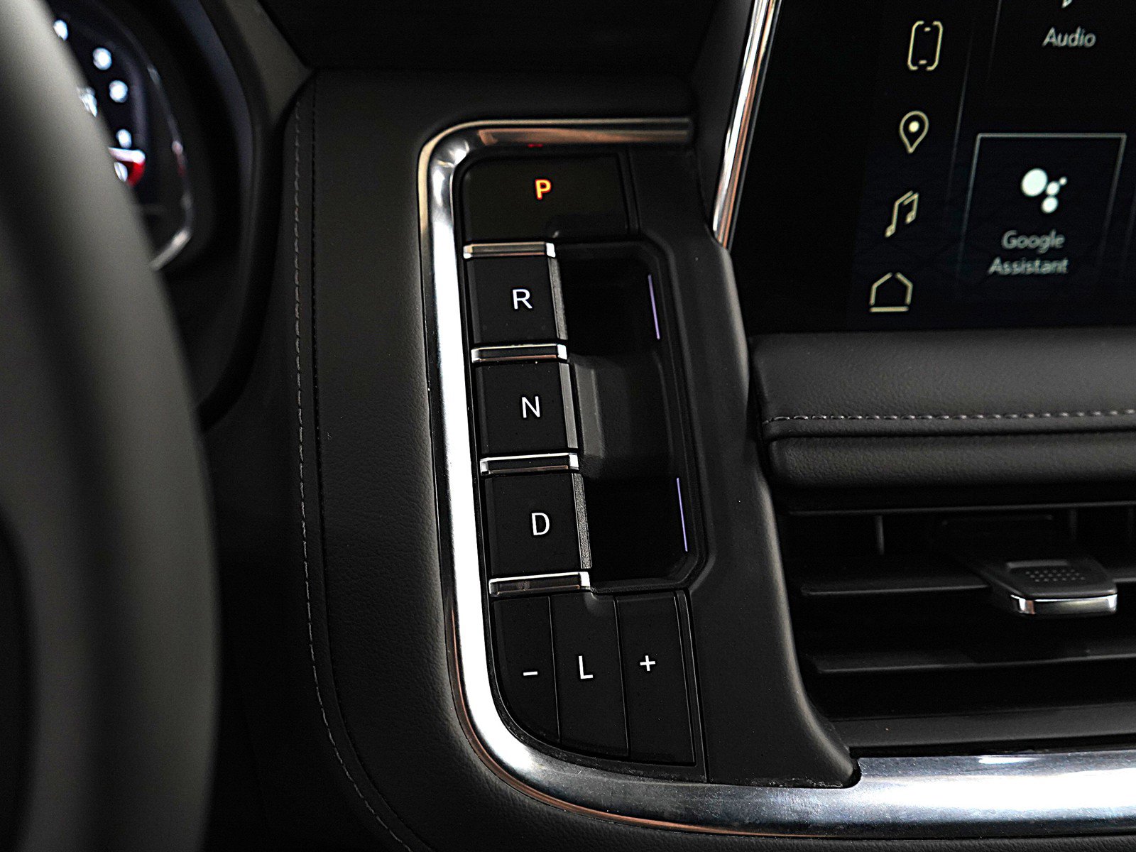 Used 2024 GMC Yukon SLE image 24