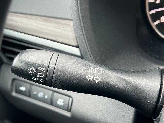 Used 2025 Nissan Altima 2.5 SV FWD image 17