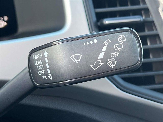 Certified 2022 Volkswagen Atlas Cross Sport SE image 25