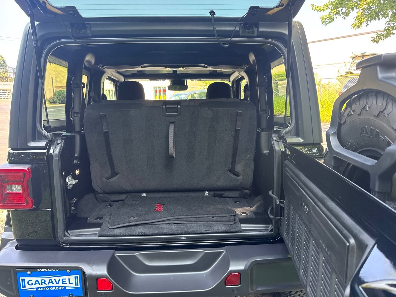 Used 2022 Jeep Wrangler Rubicon w/ LED Lighting Group AWD/4WD image 13