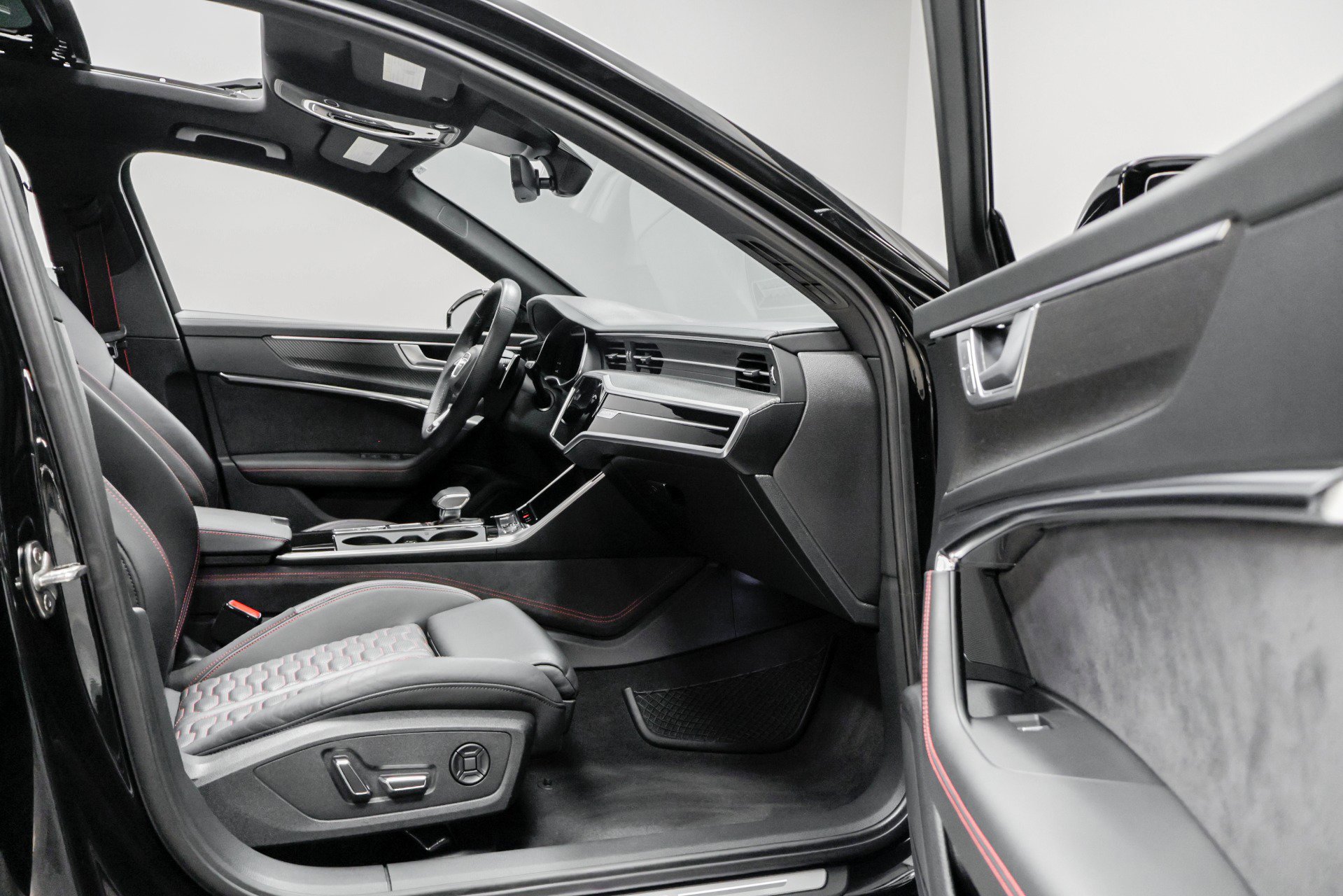 Used 2023 Audi RS 6 image 47