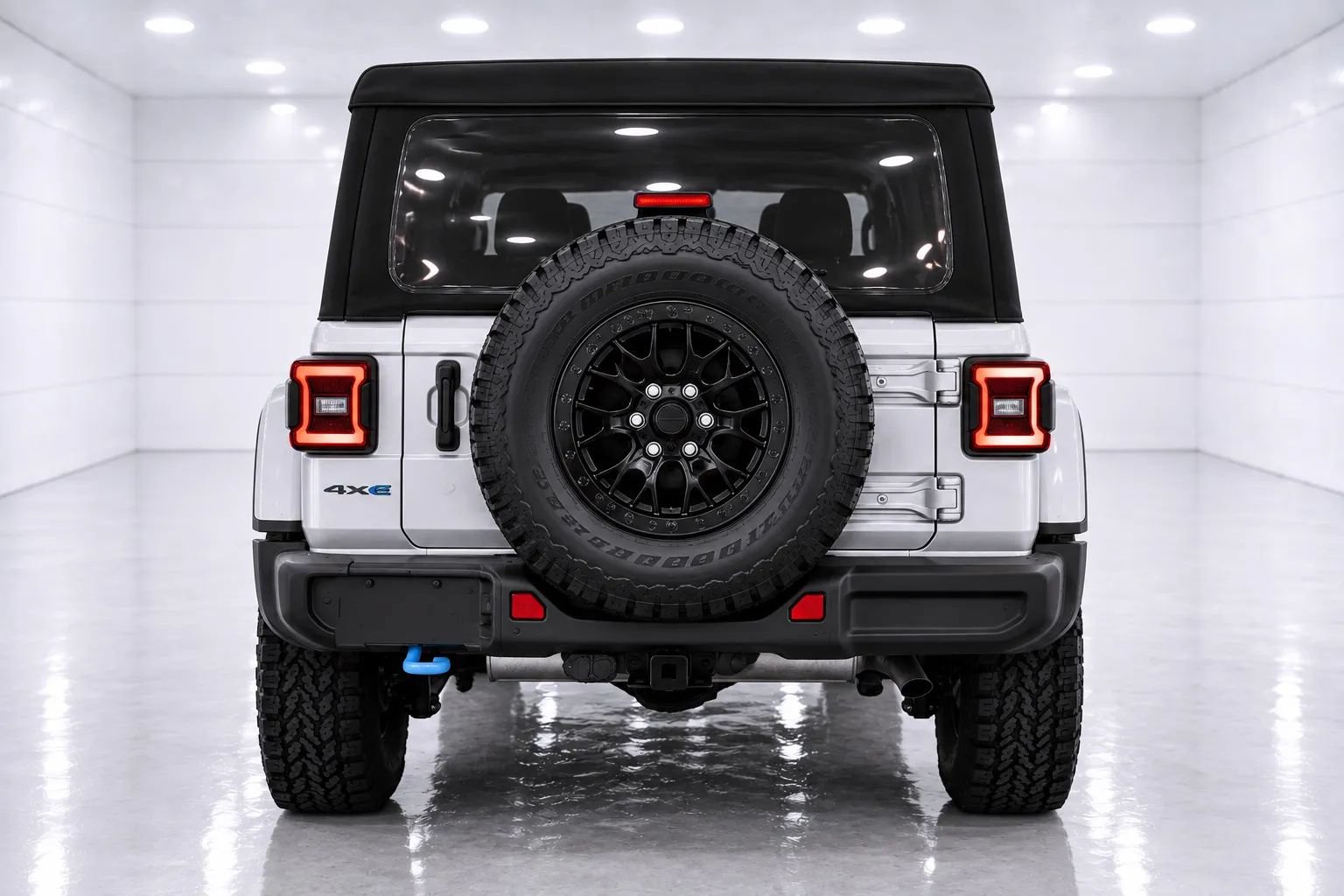 Used 2023 Jeep Wrangler Unlimited Rubicon 4xe AWD/4WD image 4