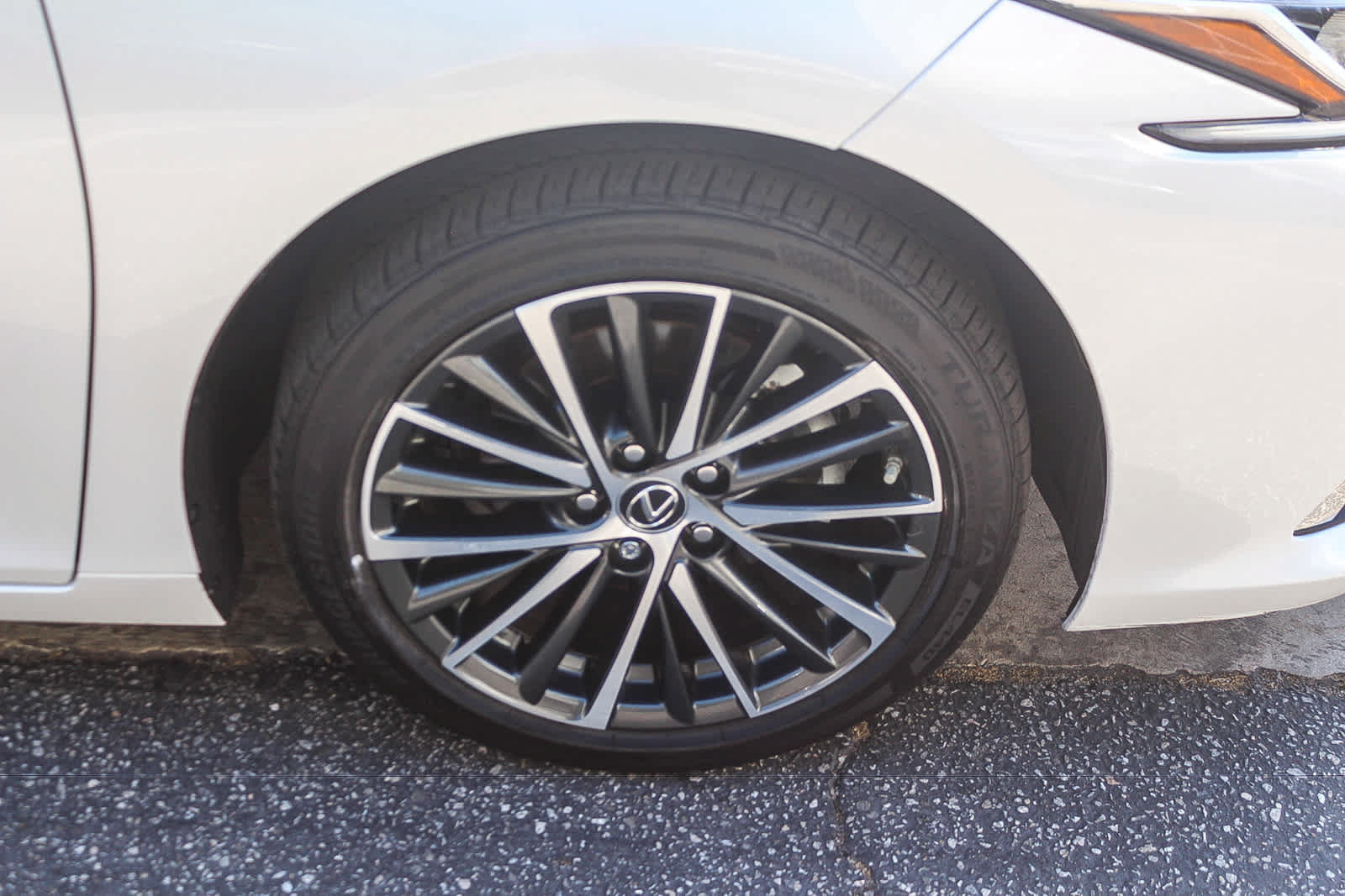 Used 2025 Lexus ES 300h w/ Premium Package FWD image 10
