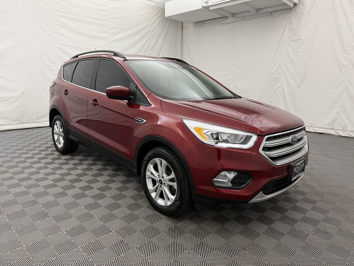 Used 2017 Ford Escape SE w/ SE Leather Comfort Package FWD image 4