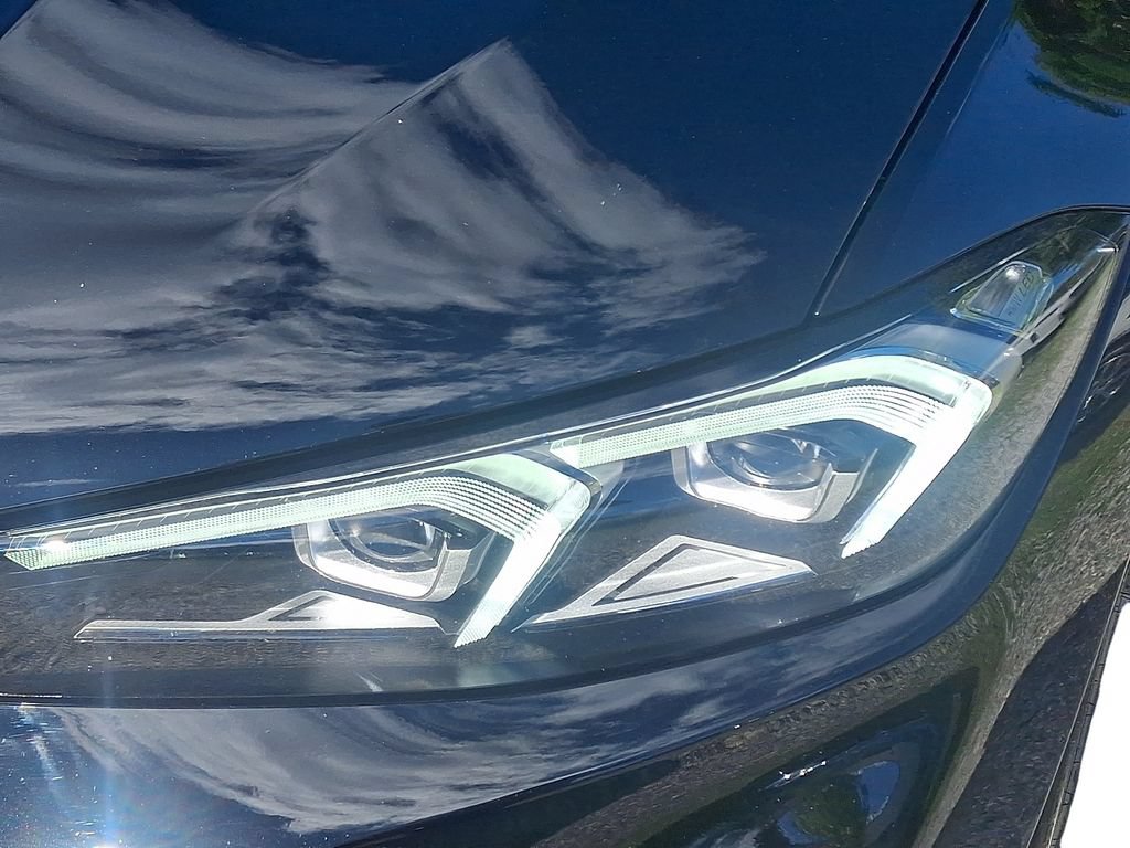Used 2025 BMW 330i xDrive Sedan w/ Premium Package AWD/4WD image 10