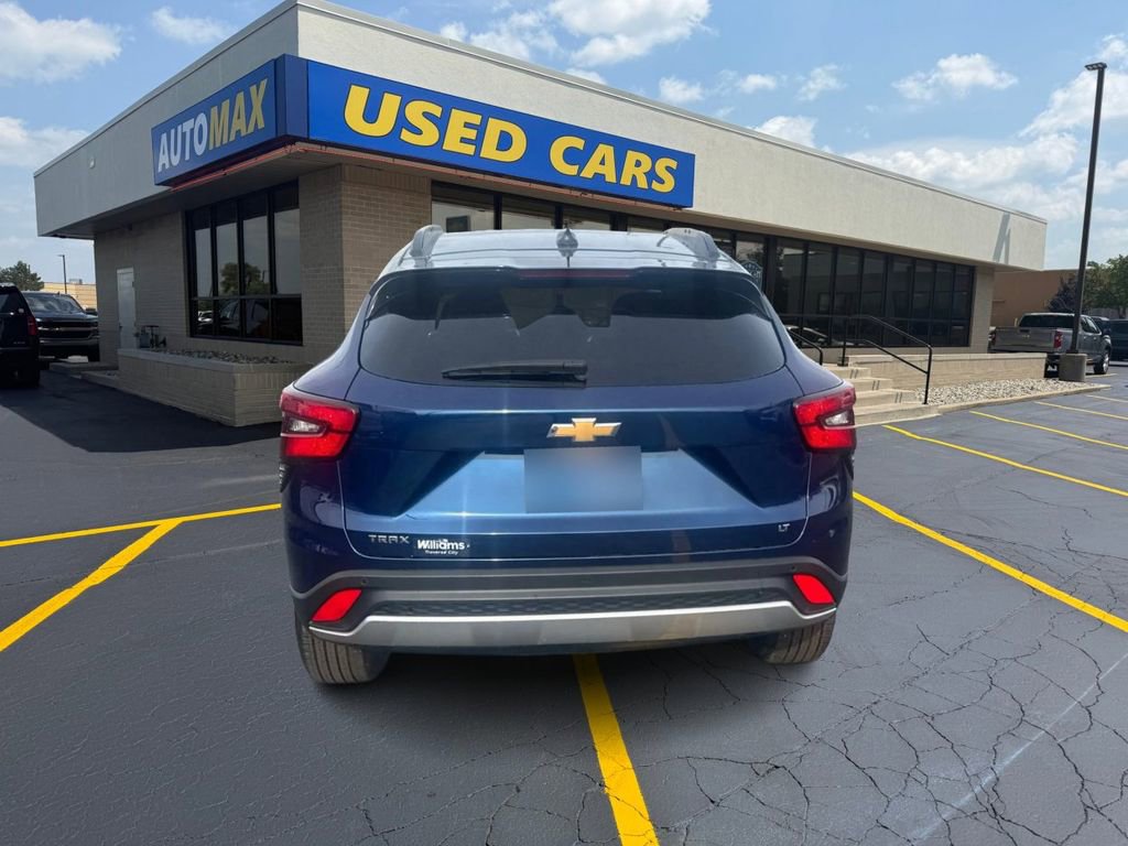 Used 2024 Chevrolet Trax LT w/ Driver Confidence Package FWD image 6