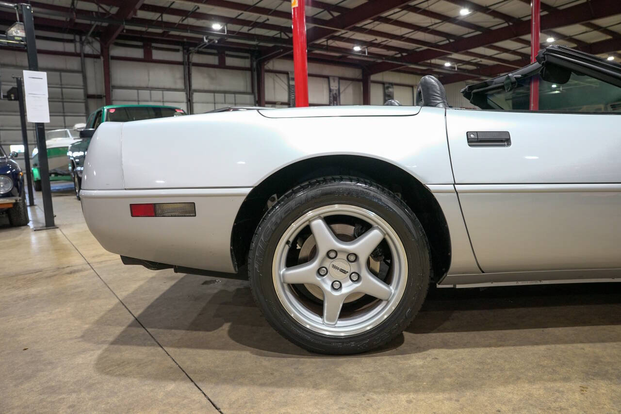 Used 1996 Chevrolet Corvette Convertible RWD image 9