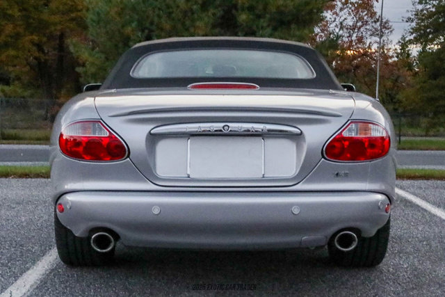 Used 2001 Jaguar XK8 Convertible image 18