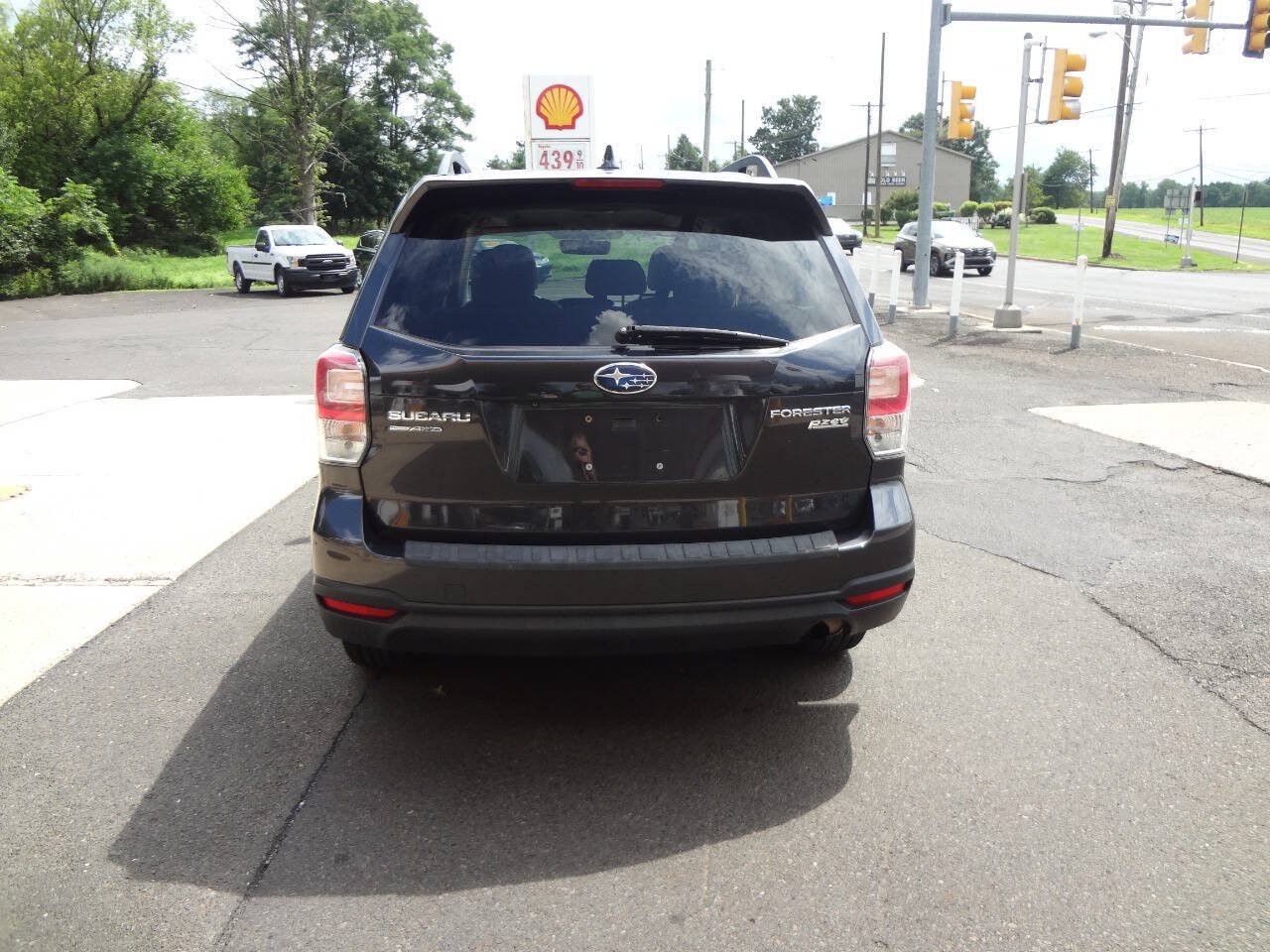 Used 2017 Subaru Forester 2.5i Premium w/ All-Weather Package AWD/4WD image 4