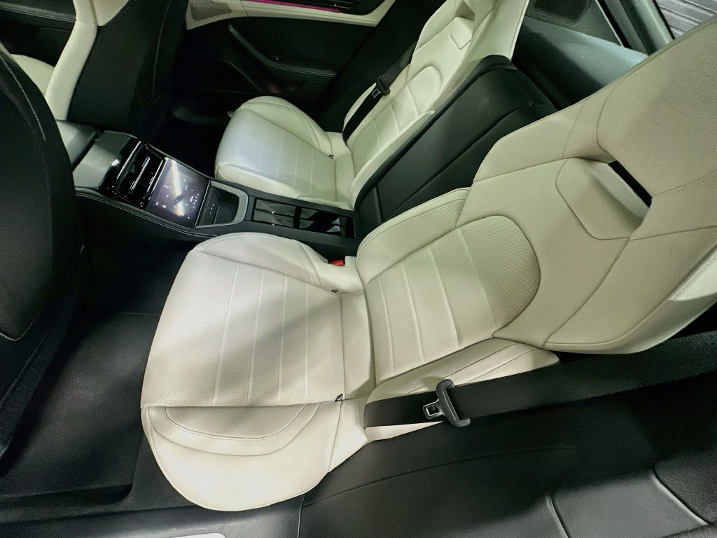 Certified 2025 Porsche Panamera image 25