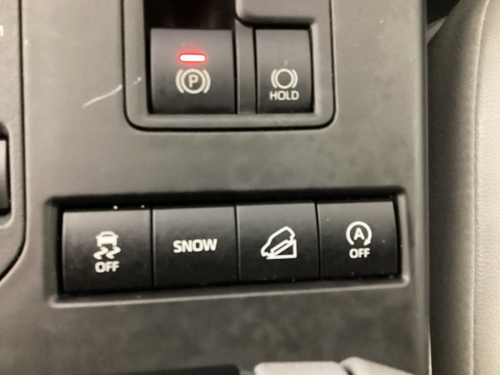 Used 2022 Toyota Highlander XLE AWD/4WD image 26