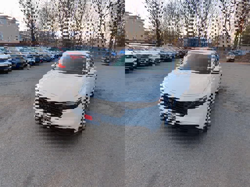 Certified 2023 Honda Accord LX image 1