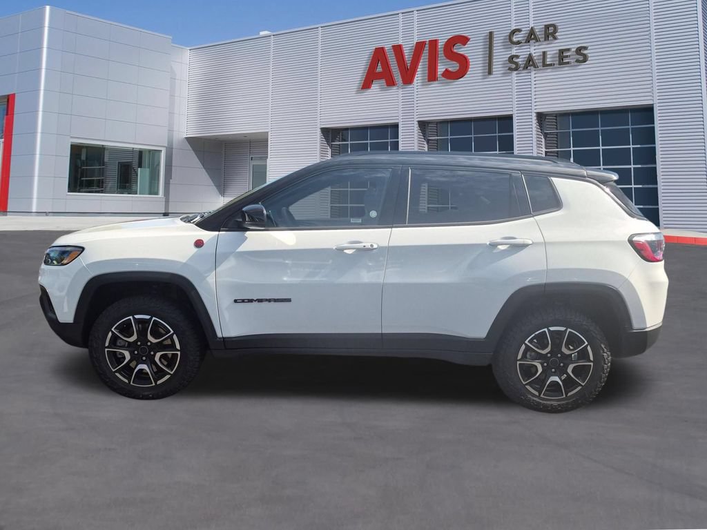 Used 2025 Jeep Compass Trailhawk AWD/4WD image 10