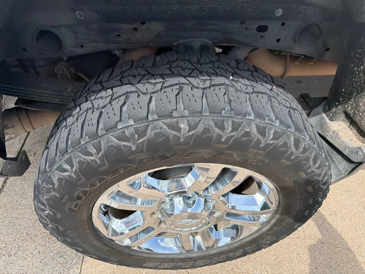Used 2017 Chevrolet Silverado 2500 High Country w/ Duramax Plus Package AWD/4WD image 12