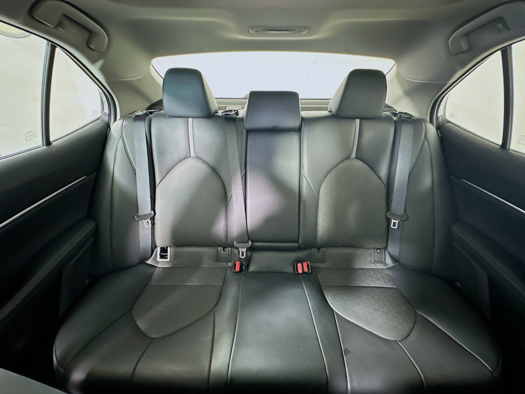 Used 2020 Toyota Camry XSE FWD image 30