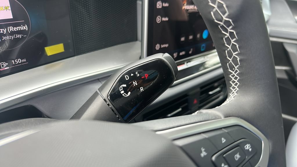 New 2026 Volkswagen Tiguan SE FWD image 14