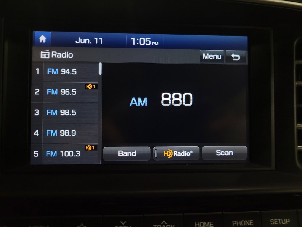 Used 2020 Hyundai Elantra Limited FWD image 25