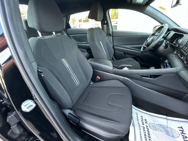 Used 2025 Hyundai Elantra Sport w/ Cargo Package image 17