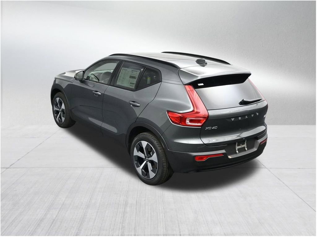 New 2026 Volvo XC40 B5 Plus w/ Protection Package Premier AWD/4WD image 15