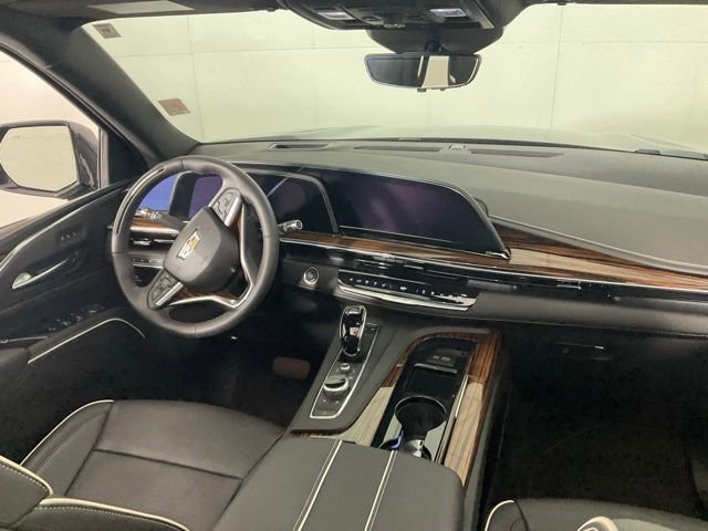 Certified 2024 Cadillac Escalade Premium Luxury image 28