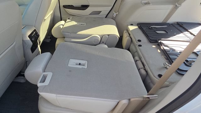 Used 2023 GMC Acadia Denali w/ Denali Technology Package FWD image 20
