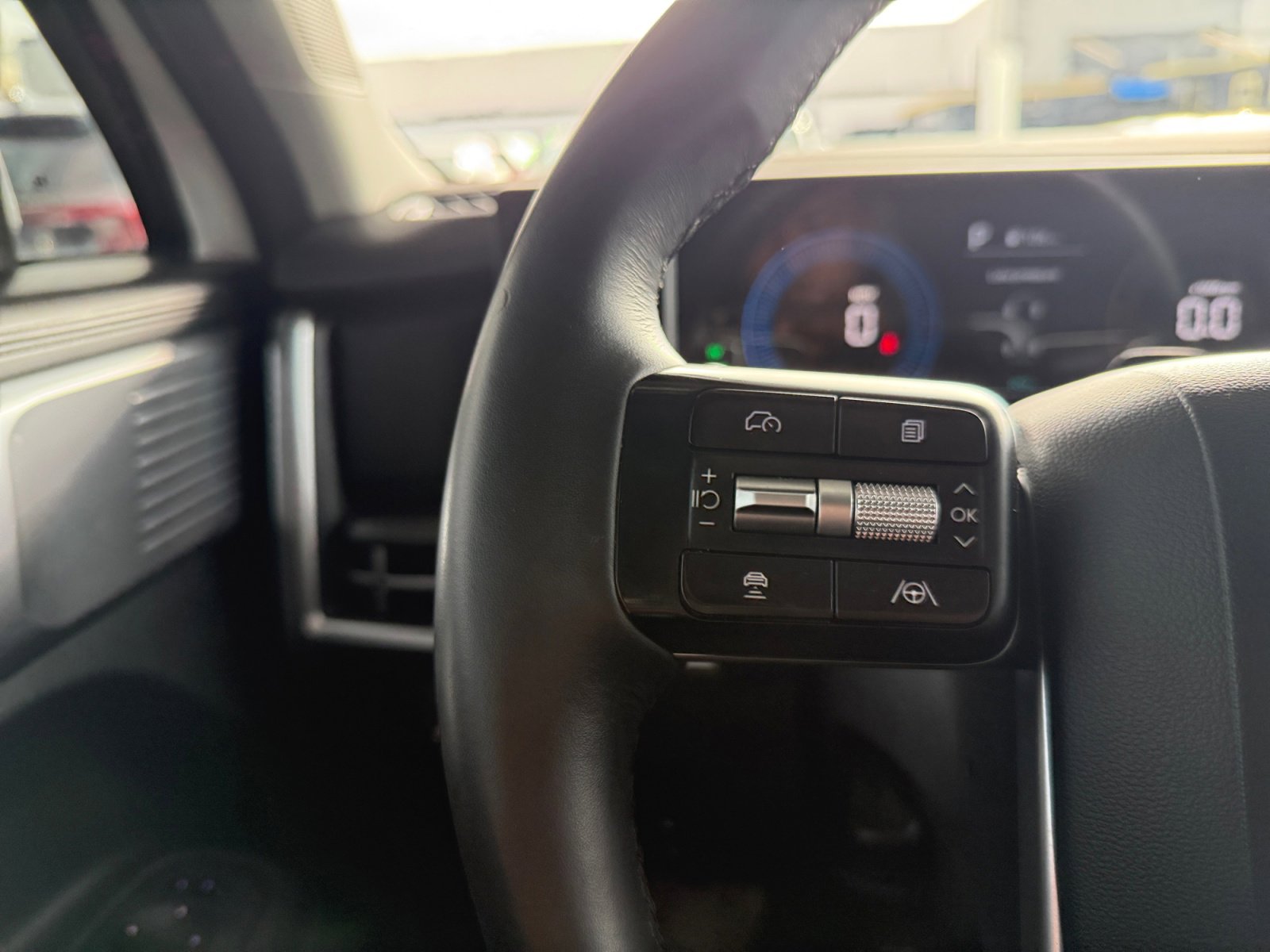 Used 2025 Hyundai Santa Fe SEL image 17