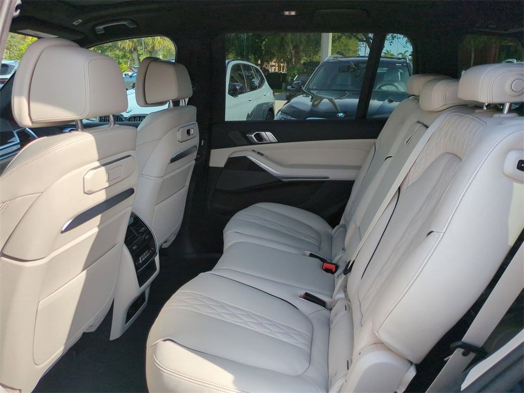 New 2026 BMW X7 M60i image 12