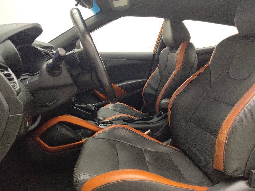 Used 2016 Hyundai Veloster Turbo FWD image 17