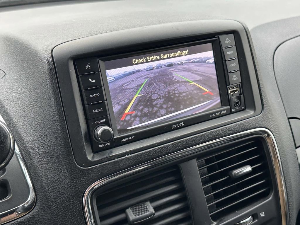 Used 2019 Dodge Grand Caravan SXT image 27