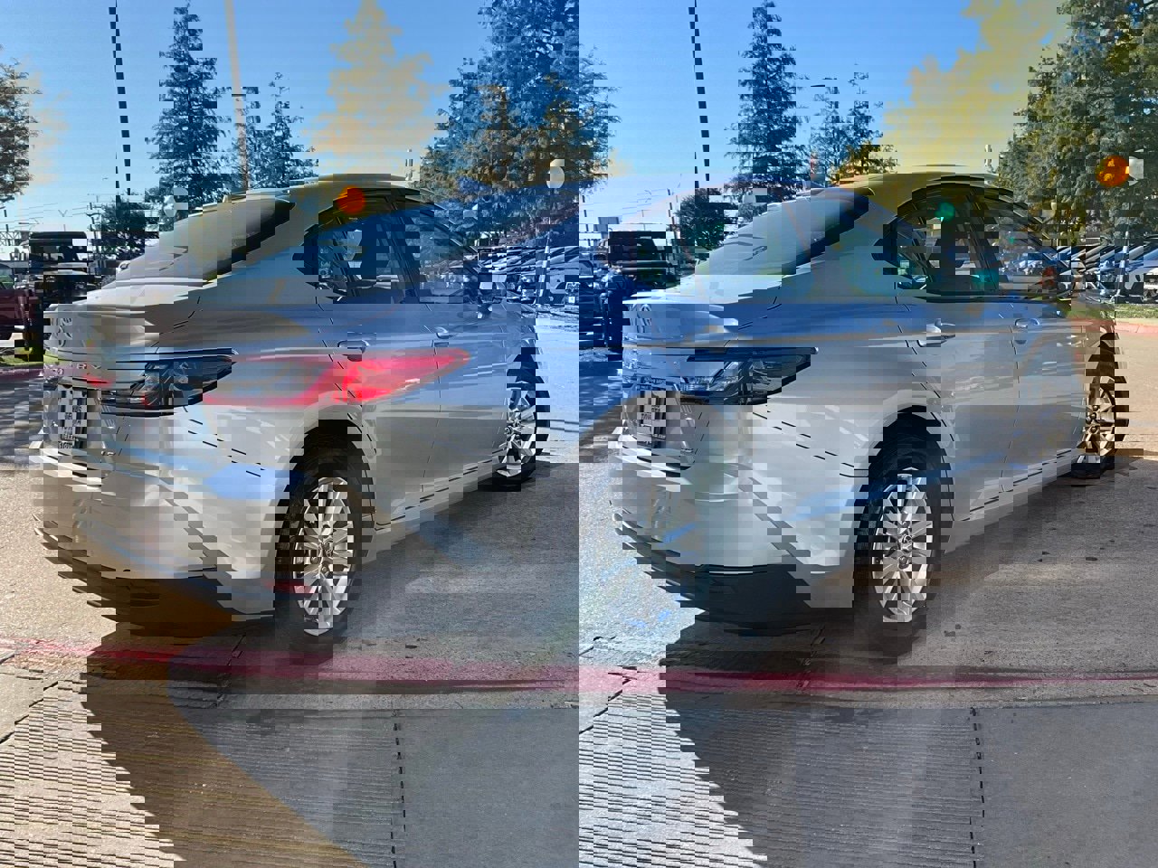 Used 2025 Toyota Camry LE image 6