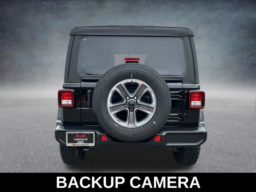 Used 2022 Jeep Wrangler Unlimited Sahara AWD/4WD image 4