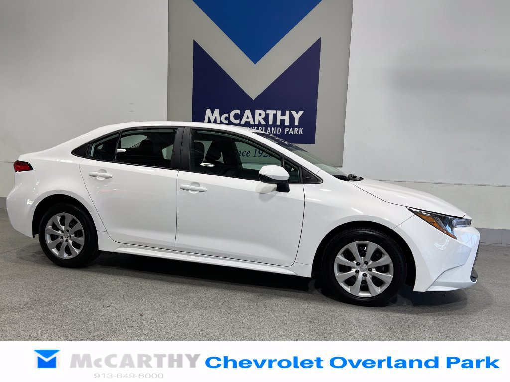 Used 2025 Toyota Corolla LE FWD image 3