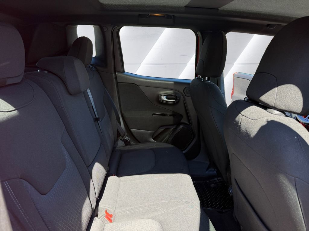 Certified 2021 Jeep Renegade Latitude w/ Sun & Sound Group AWD/4WD image 12