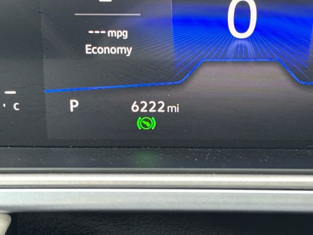 Certified 2025 Volkswagen Taos SE image 22