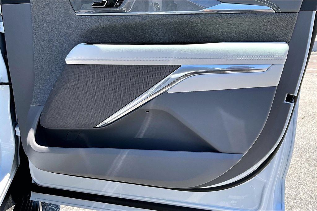 New 2026 Cadillac Escalade IQL Luxury w/ LPO, Floor Liner Package AWD/4WD image 35