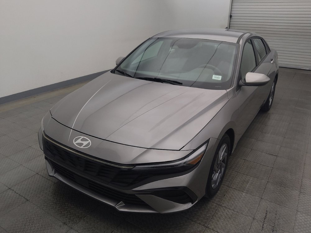 Used 2025 Hyundai Elantra Hybrid FWD image 15