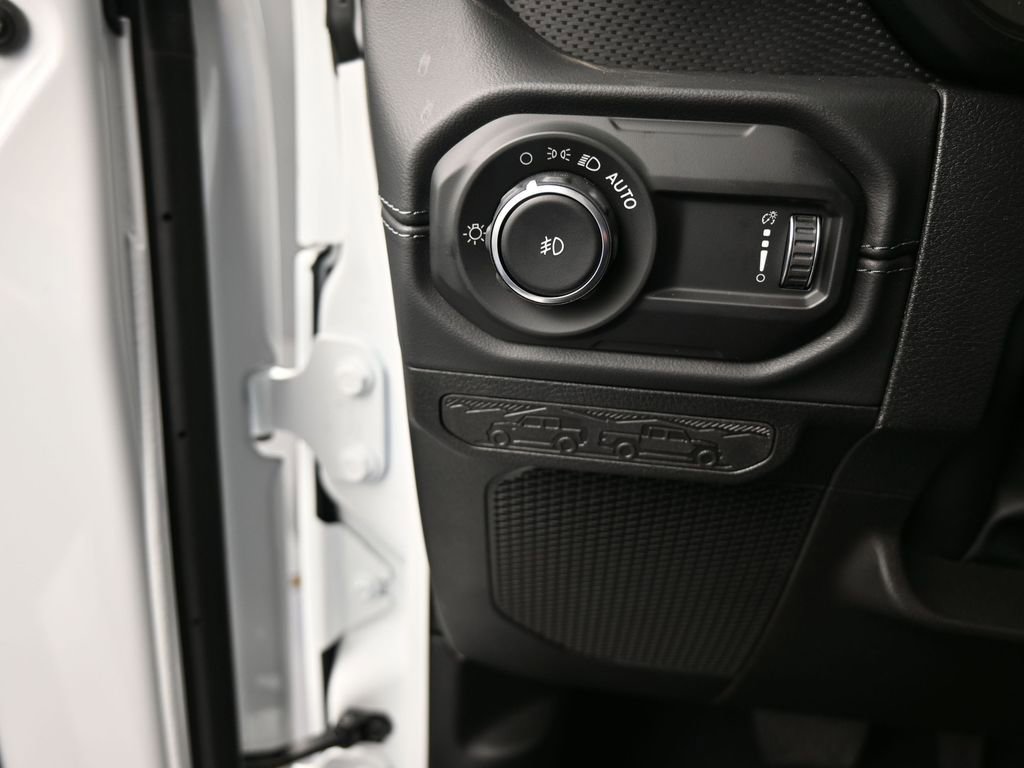 Used 2025 Jeep Wrangler Unlimited Rubicon image 25