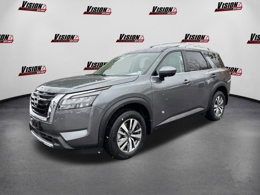 New 2025 Nissan Pathfinder SL image 1