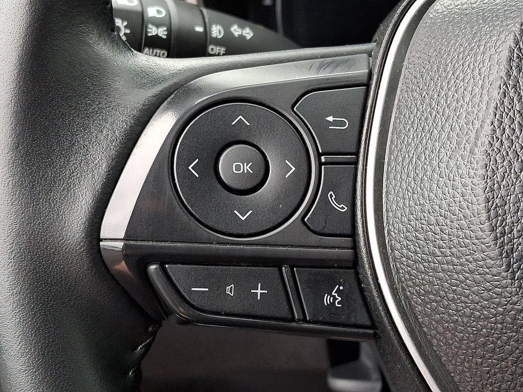 Certified 2025 Toyota Corolla Cross XLE FWD image 25