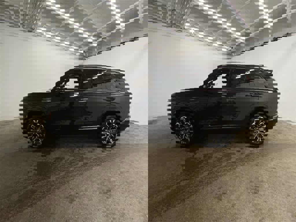 Certified 2026 Cadillac Vistiq Sport image 3