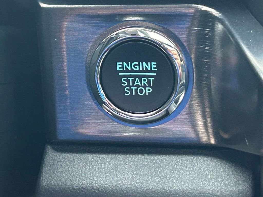 New 2026 Ford F250 Lariat w/ Black Appearance Package image 48