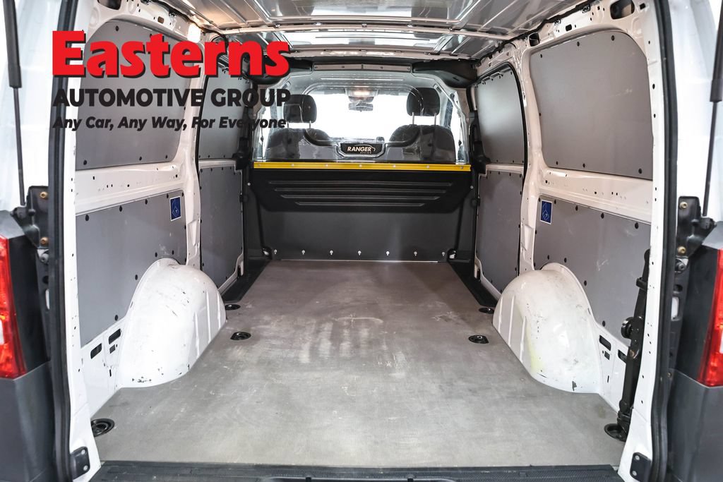 Used 2022 Mercedes-Benz Metris image 9