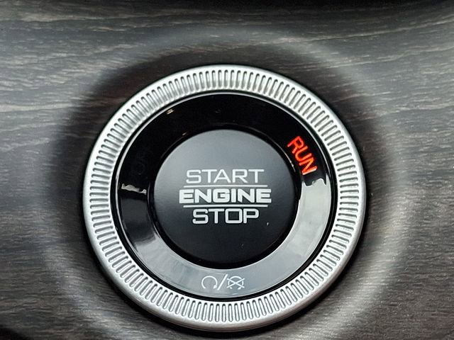 Used 2025 Jeep Grand Cherokee L Limited w/ Black Appearance Package image 22