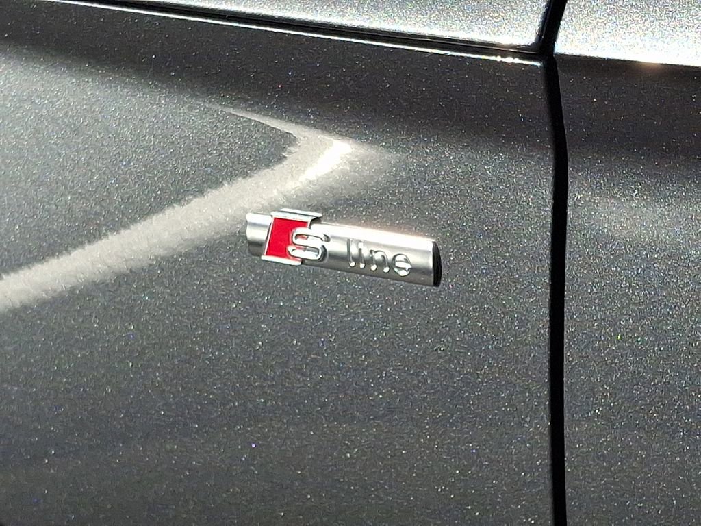 Used 2023 Audi Q5 2.0T Premium w/ Convenience Package image 32