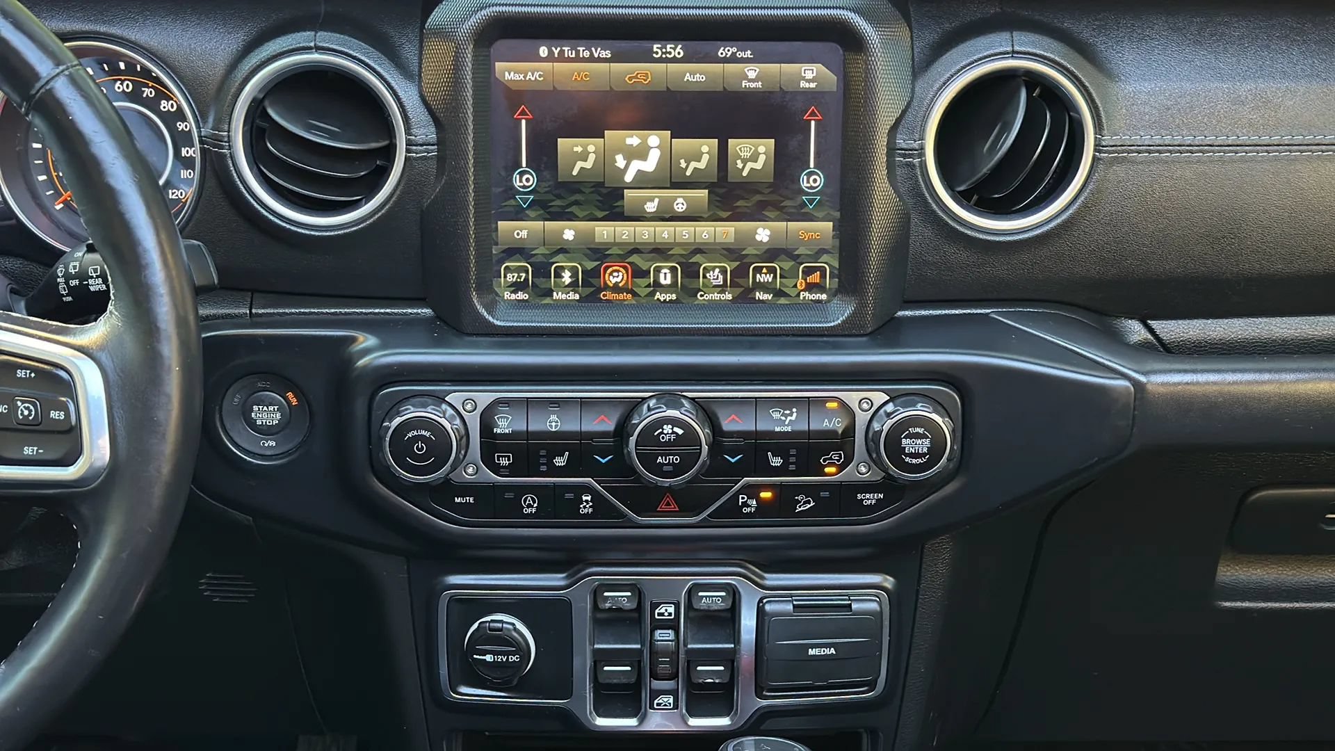 Used 2019 Jeep Wrangler Unlimited Sahara w/ Quick Order Package 24M Moab AWD/4WD image 37